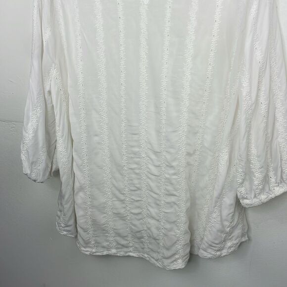 Torrid White Eyelet & Lace Embroidered Hi-Lo Blouse size 1X - Picture 9 of 14